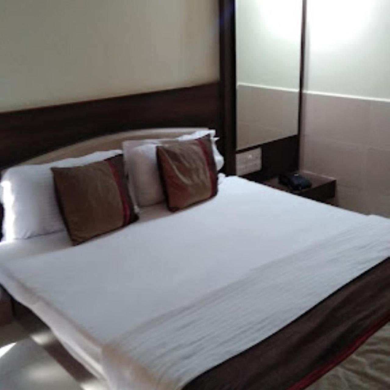 Divya Jyot Residency Bhuj Exterior foto