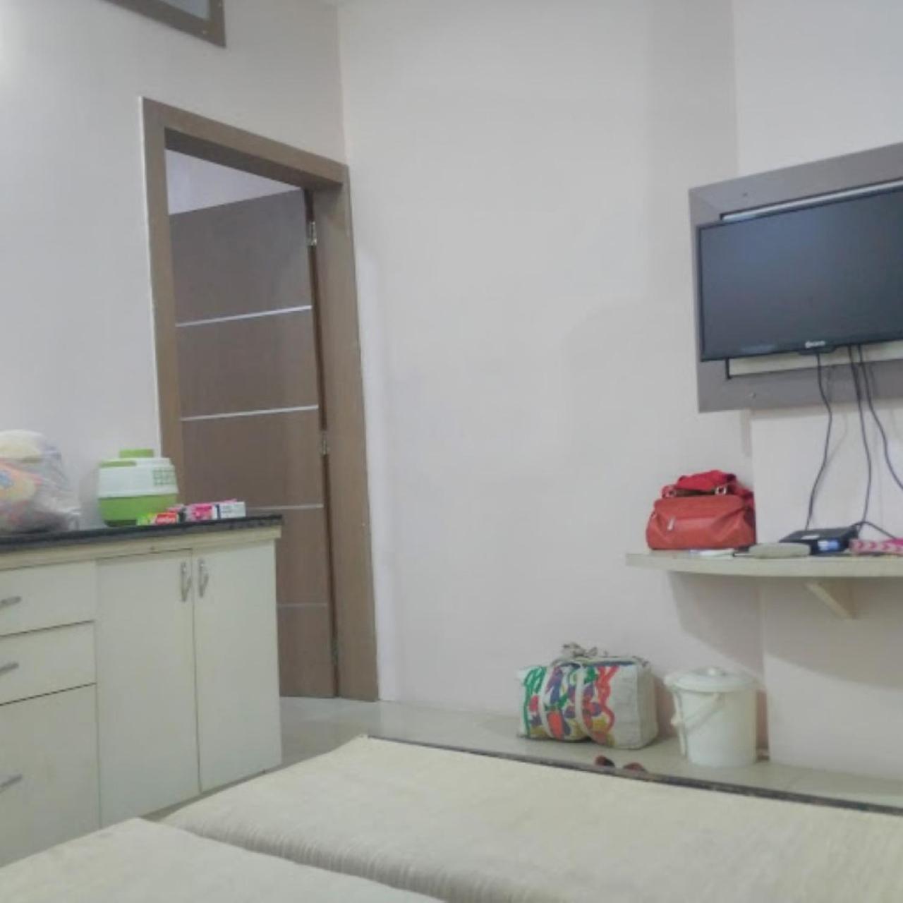 Divya Jyot Residency Bhuj Exterior foto