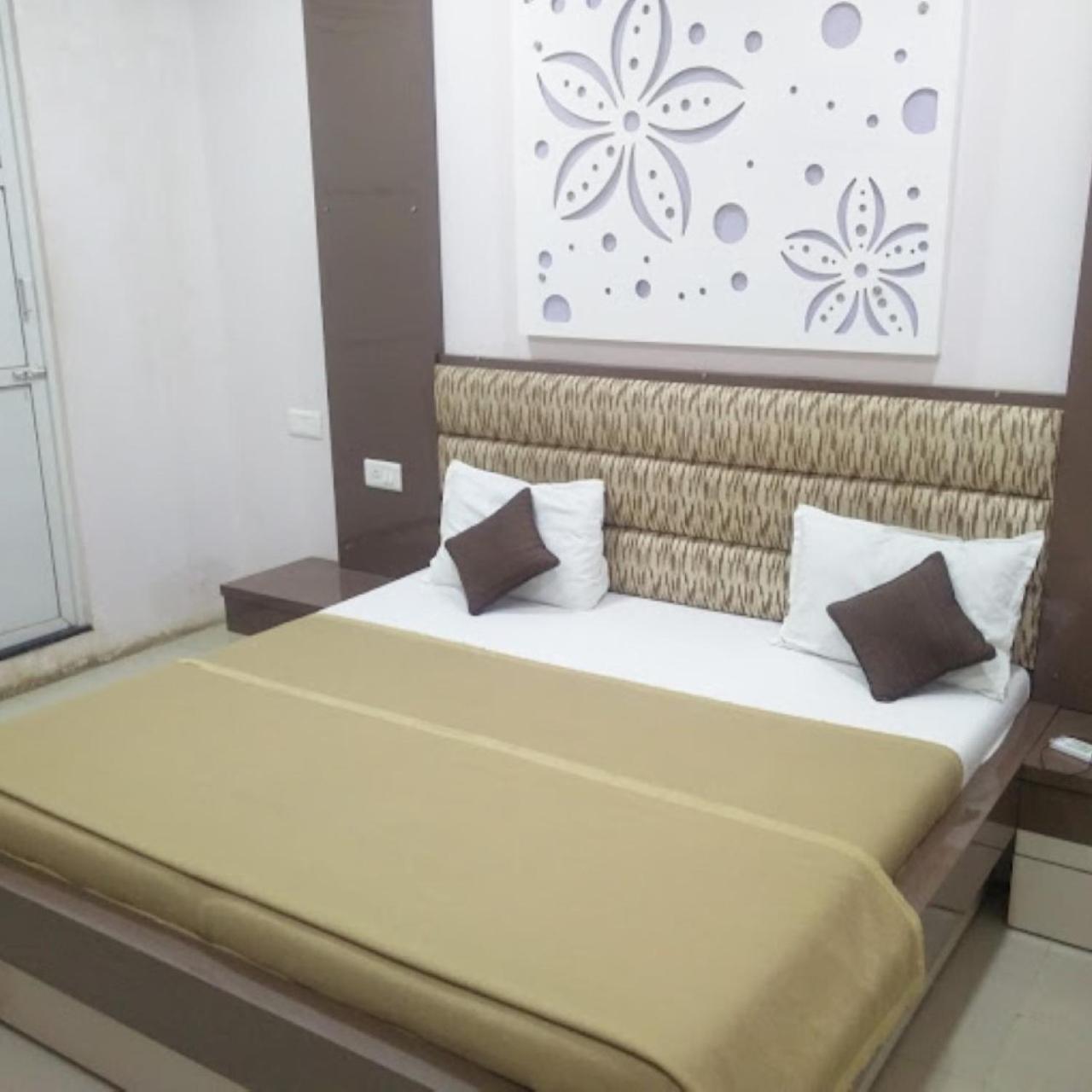 Divya Jyot Residency Bhuj Exterior foto